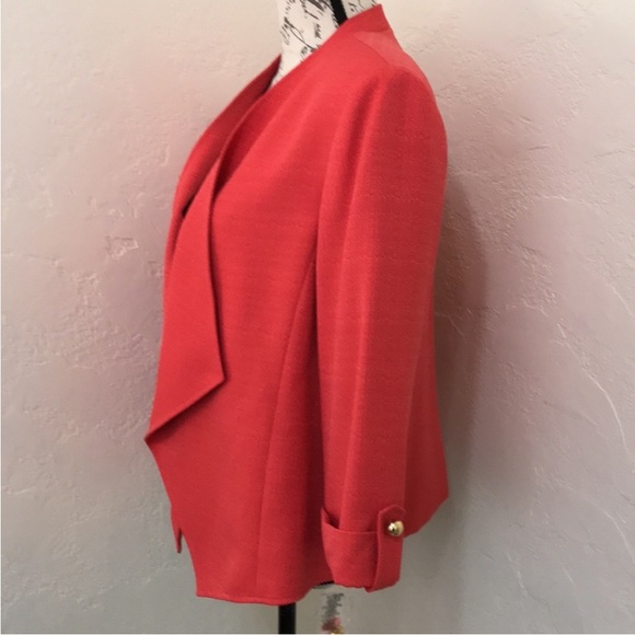 NWT PRESTON & YORK Women’s Coral Blazer Size 16
Beautiful Blazer - Picture 12 of 16